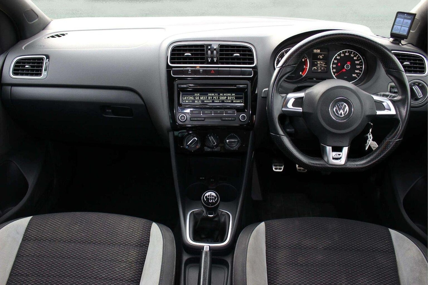 Used Volkswagen Polo 2012 for sale - 76649845: Photo 2