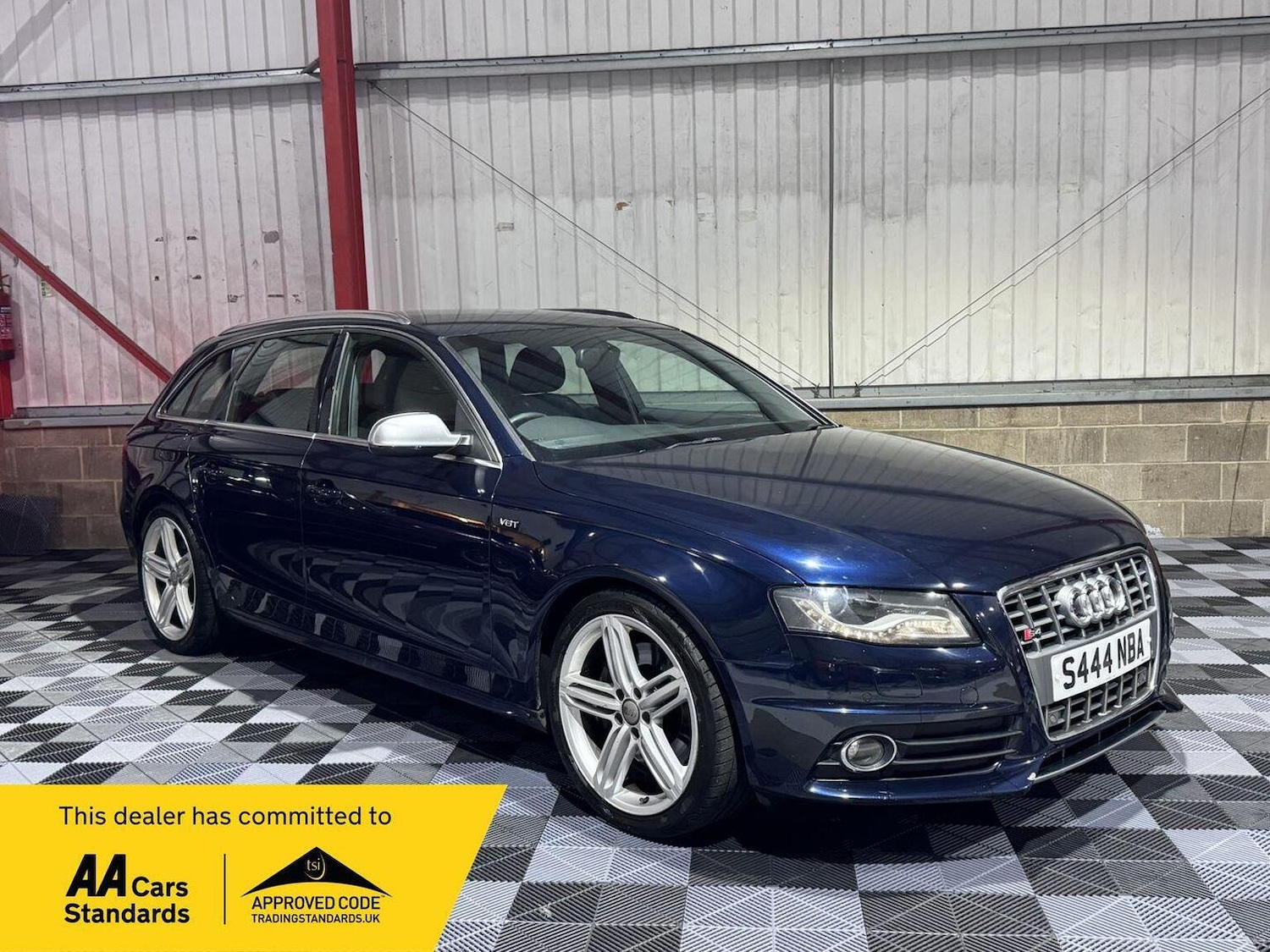 Used Audi S4 Avant 2010 for sale - 76329760: Photo 1