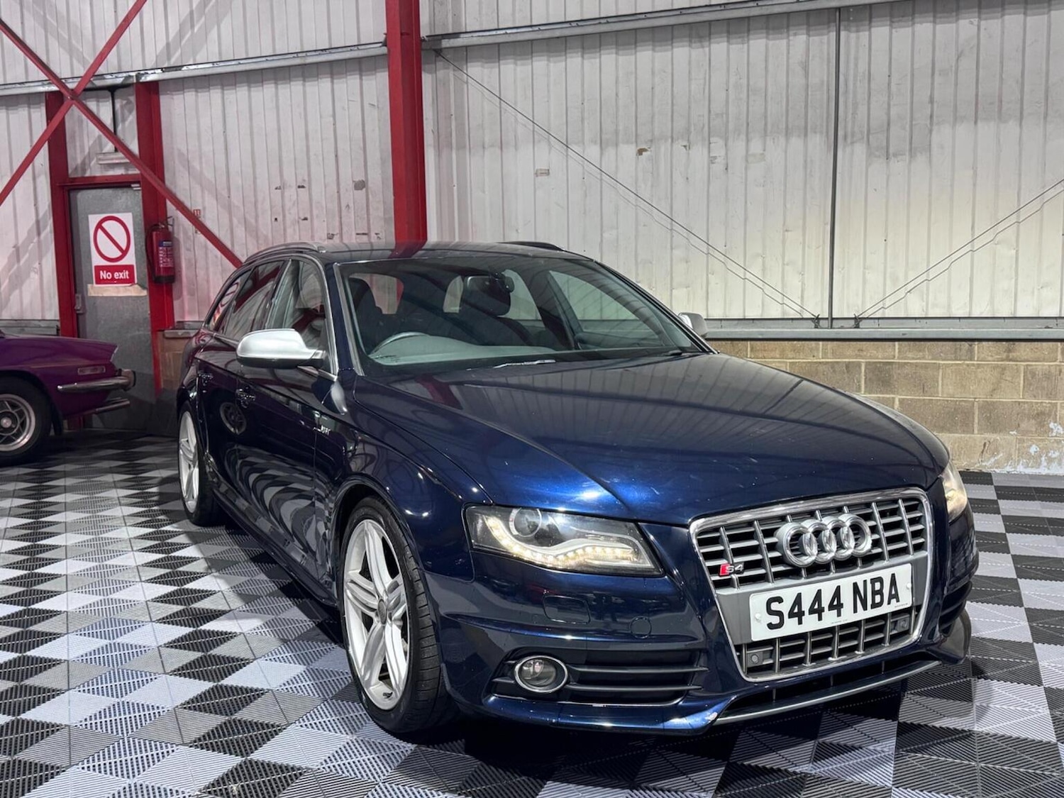 Used Audi S4 Avant 2010 for sale - 76329760: Photo 11
