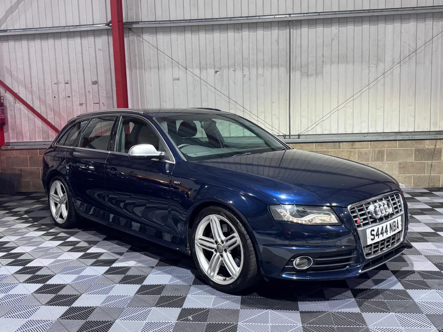 Used Audi S4 Avant 2010 for sale - 76329760: Photo 12
