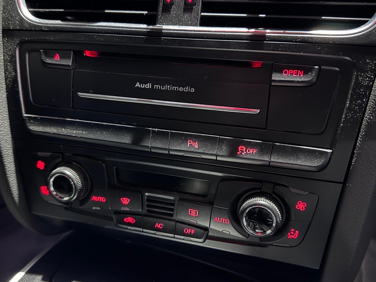 Used Audi S4 Avant 2010 for sale - 76329760: Photo 19