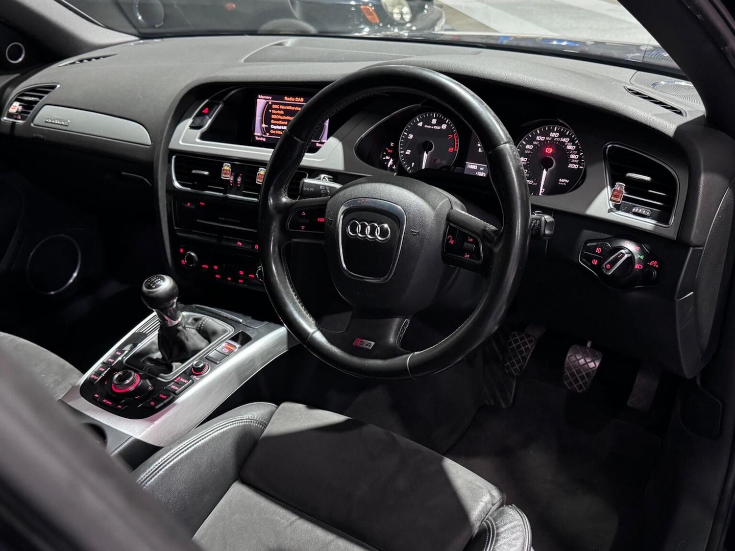 Used Audi S4 Avant 2010 for sale - 76329760: Photo 2