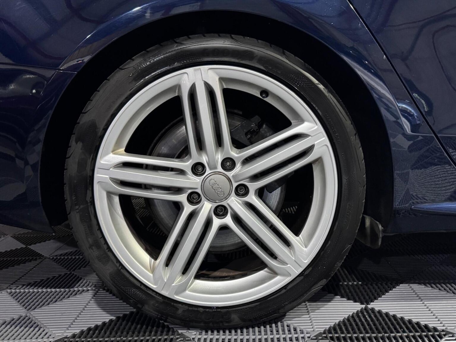 Used Audi S4 Avant 2010 for sale - 76329760: Photo 31