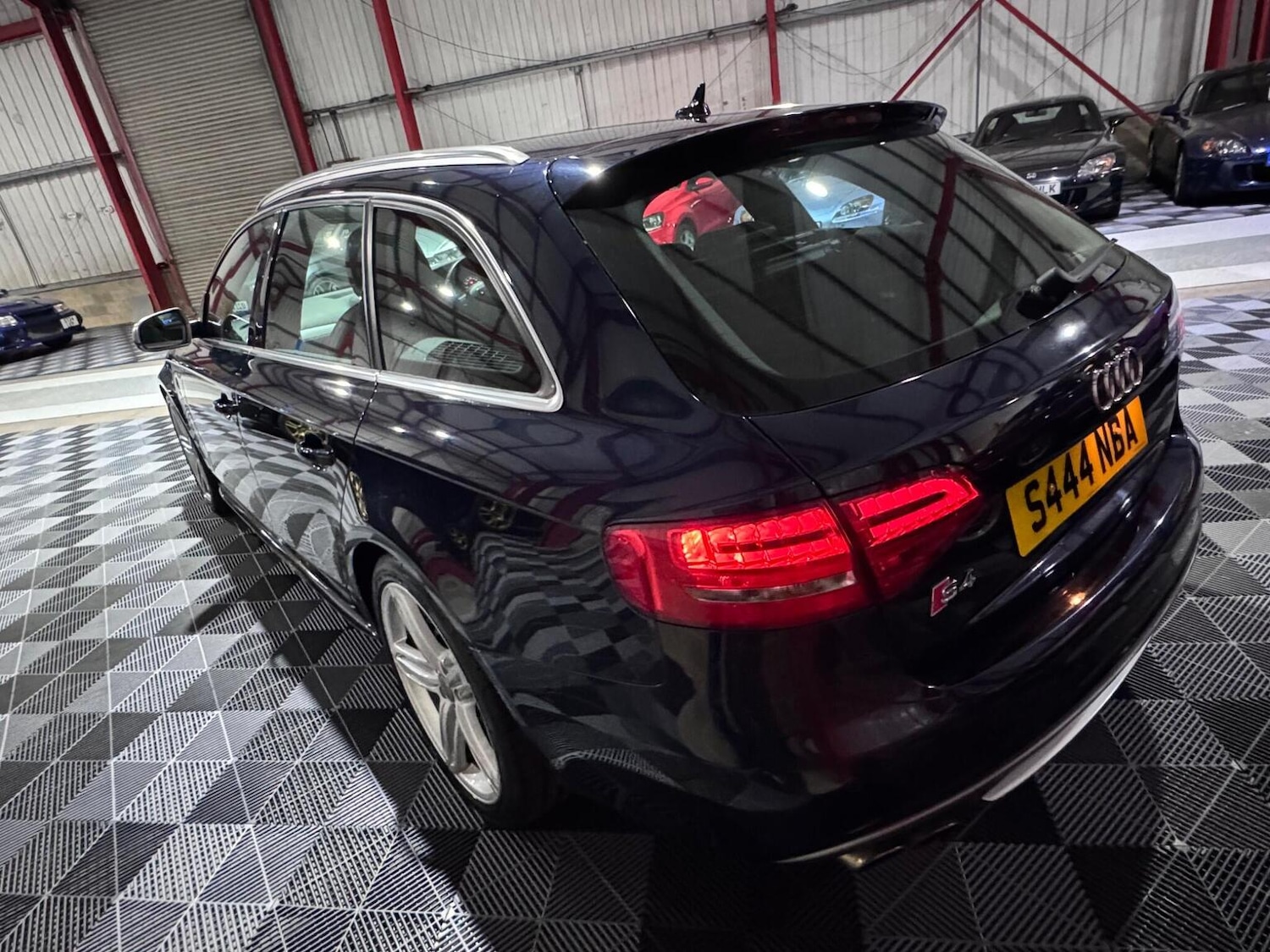 Used Audi S4 Avant 2010 for sale - 76329760: Photo 6