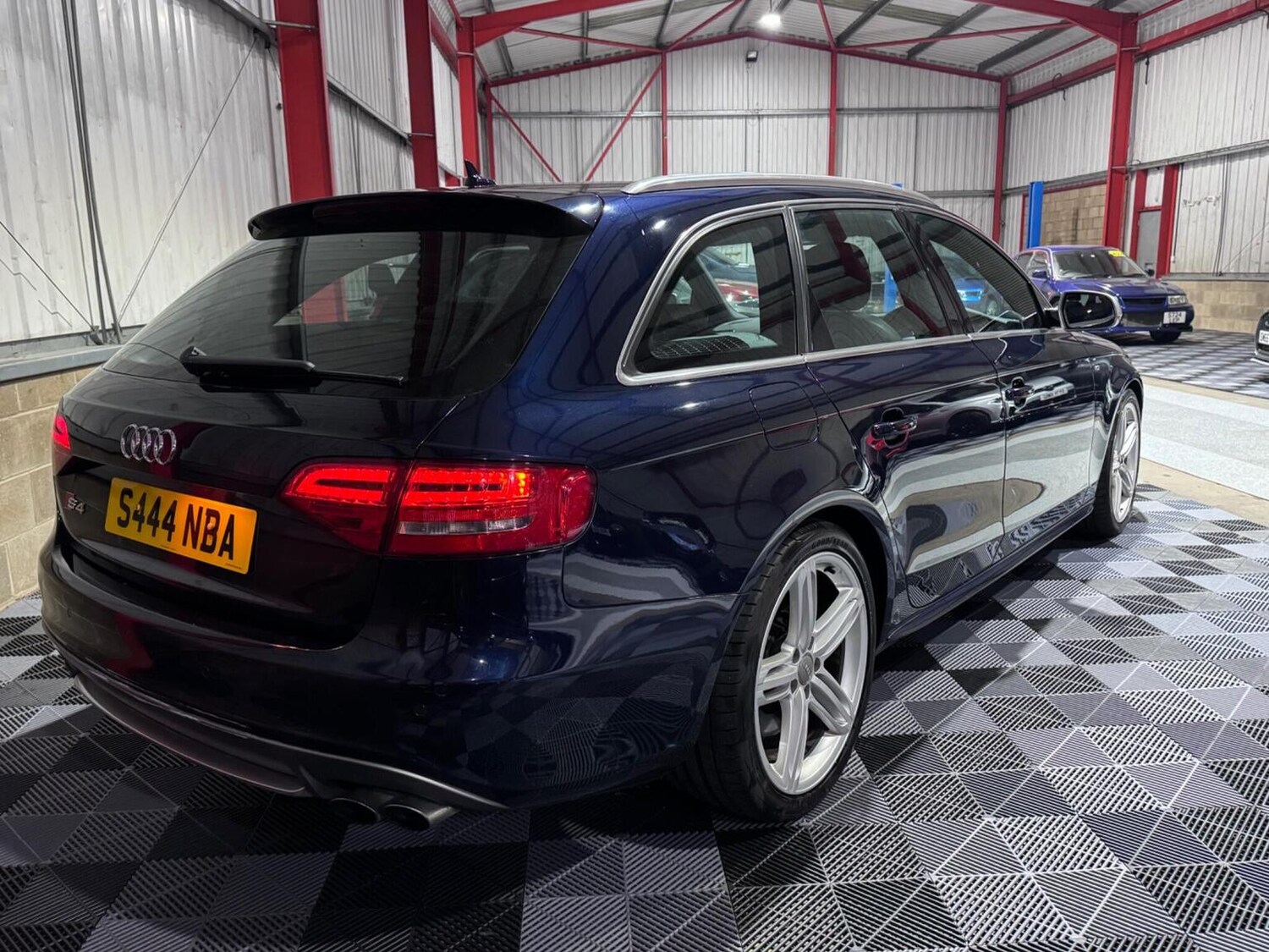 Used Audi S4 Avant 2010 for sale - 76329760: Photo 7