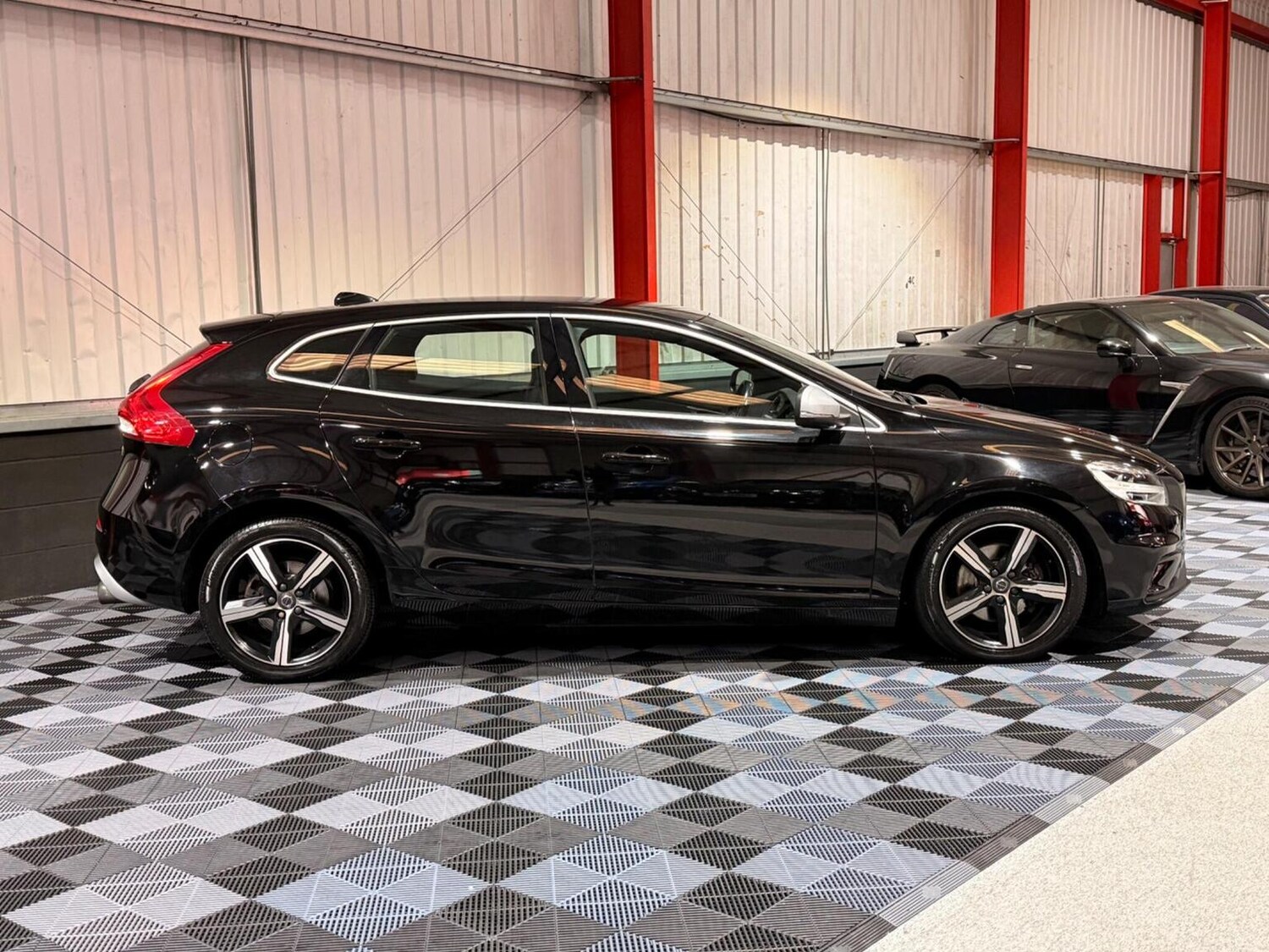 Used Volvo V40 2017 for sale - 78064180: Photo 10