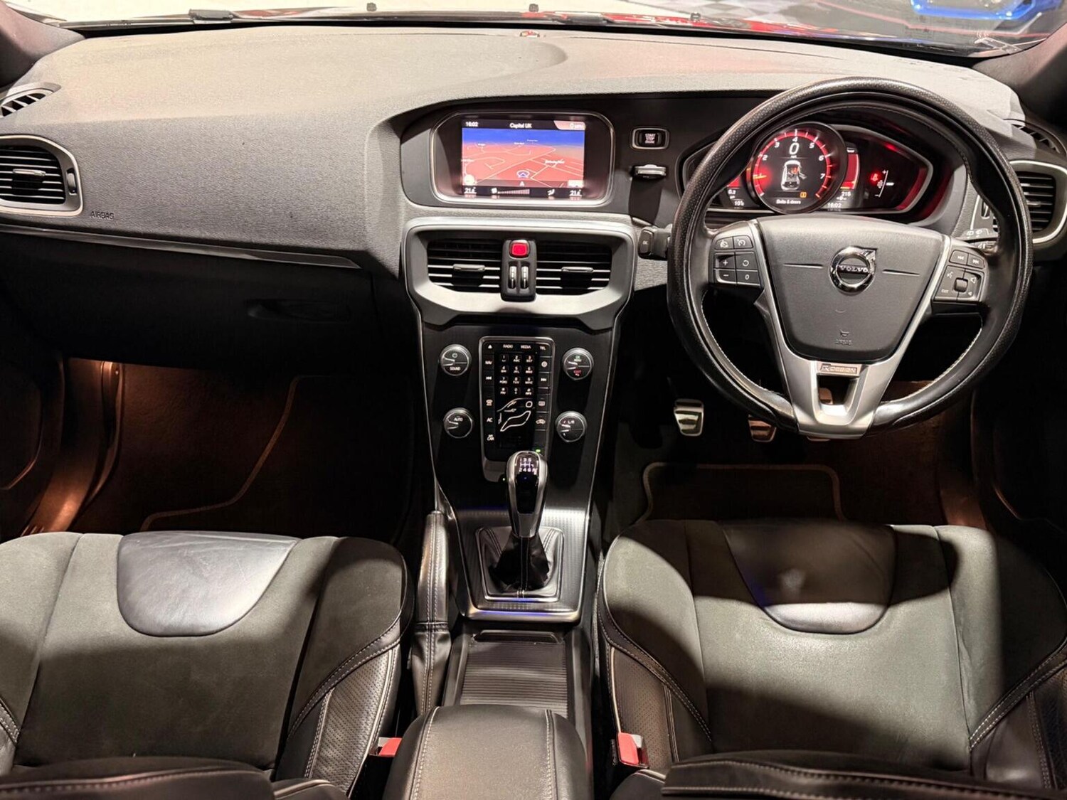 Used Volvo V40 2017 for sale - 78064180: Photo 11