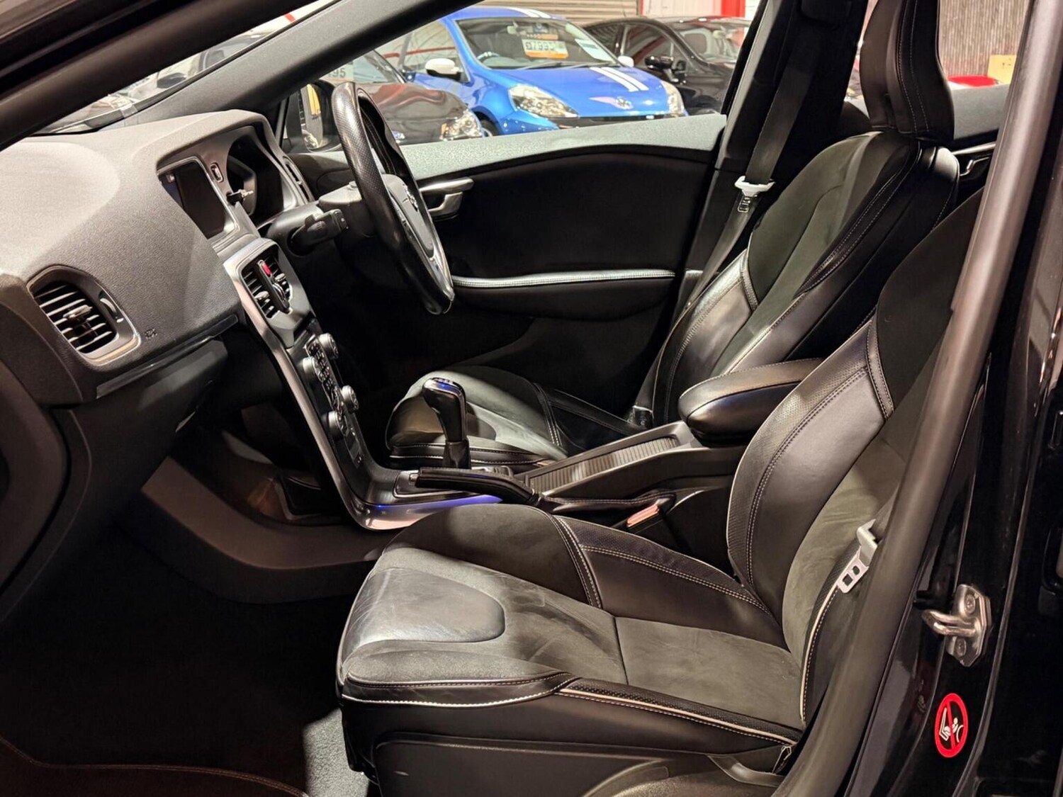 Used Volvo V40 2017 for sale - 78064180: Photo 16