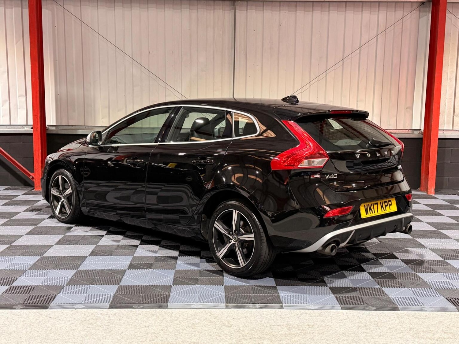 Used Volvo V40 2017 for sale - 78064180: Photo 2