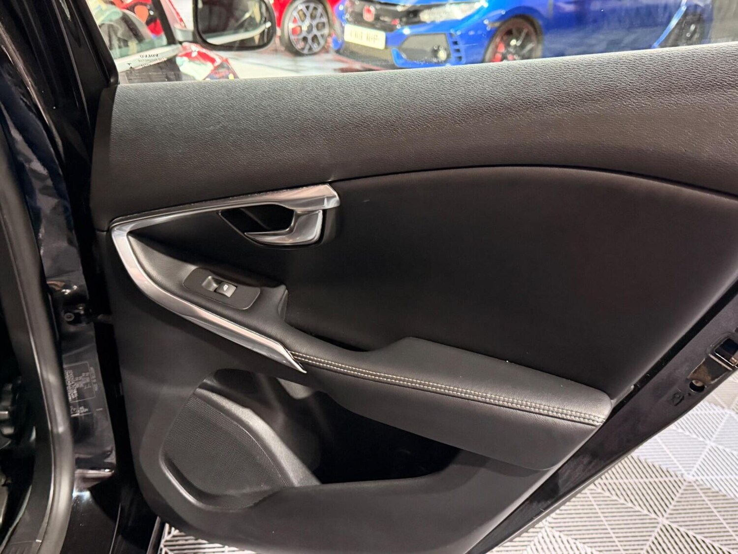 Used Volvo V40 2017 for sale - 78064180: Photo 21