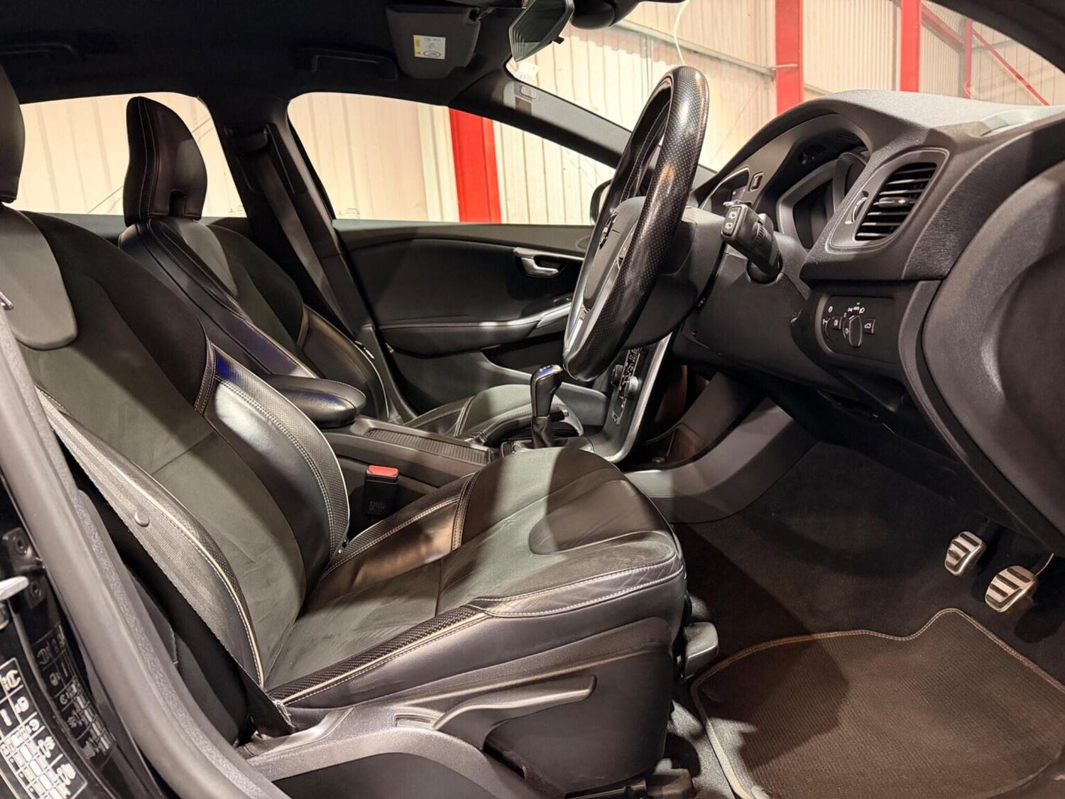 Used Volvo V40 2017 for sale - 78064180: Photo 24