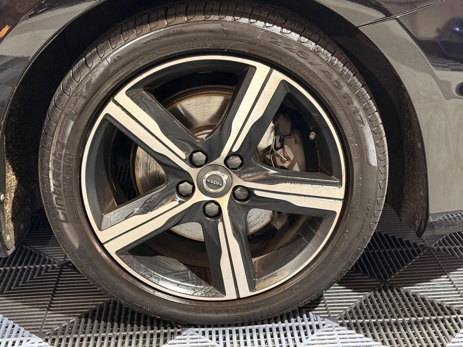 Used Volvo V40 2017 for sale - 78064180: Photo 42