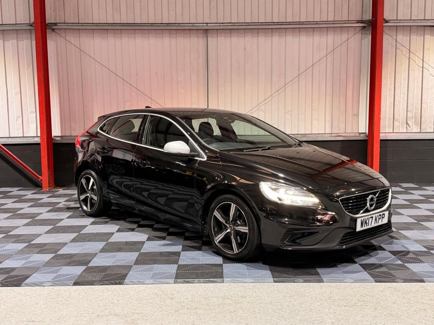 Used Volvo V40 2017 for sale - 78064180: Photo 50