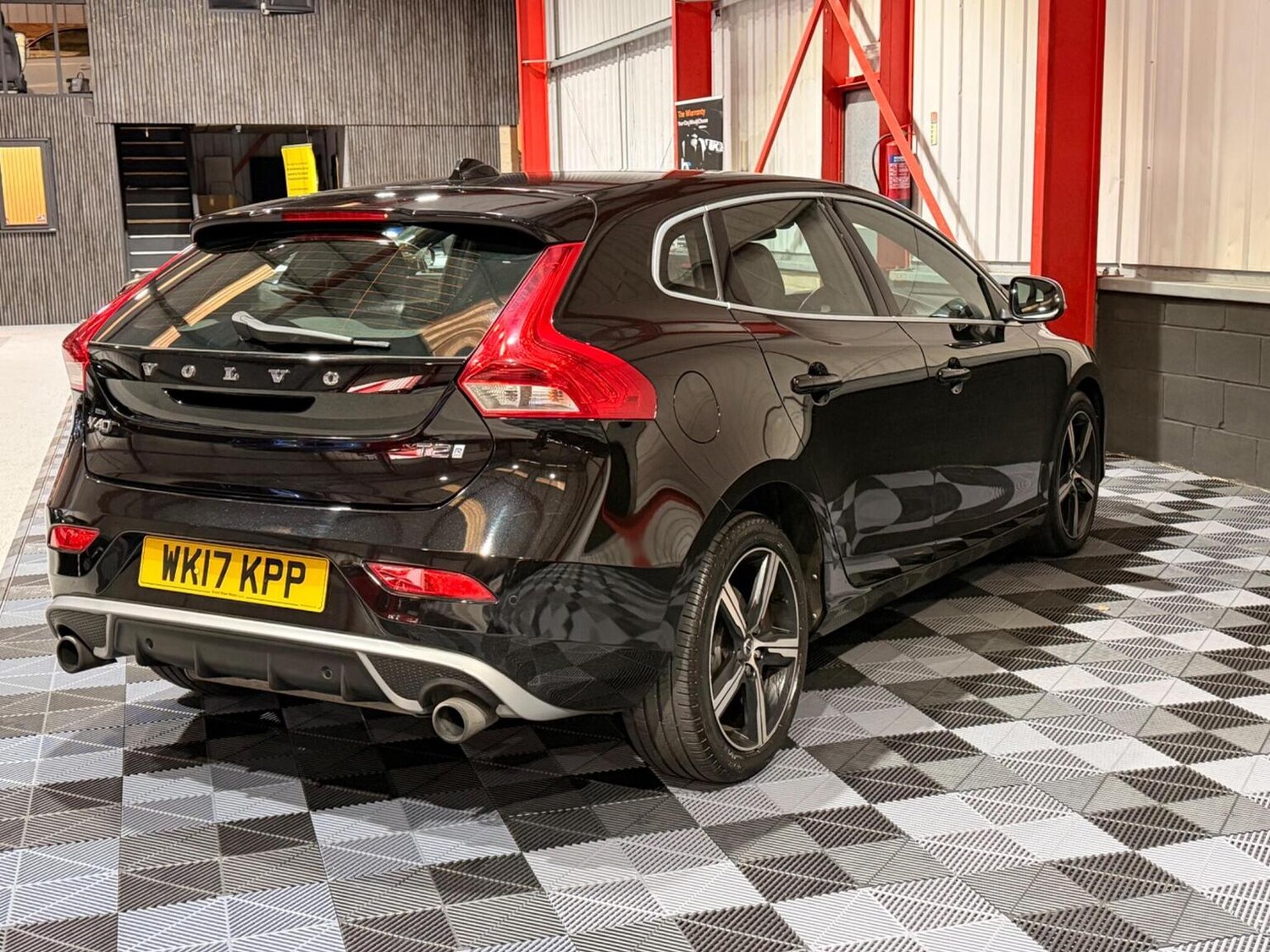 Used Volvo V40 2017 for sale - 78064180: Photo 54