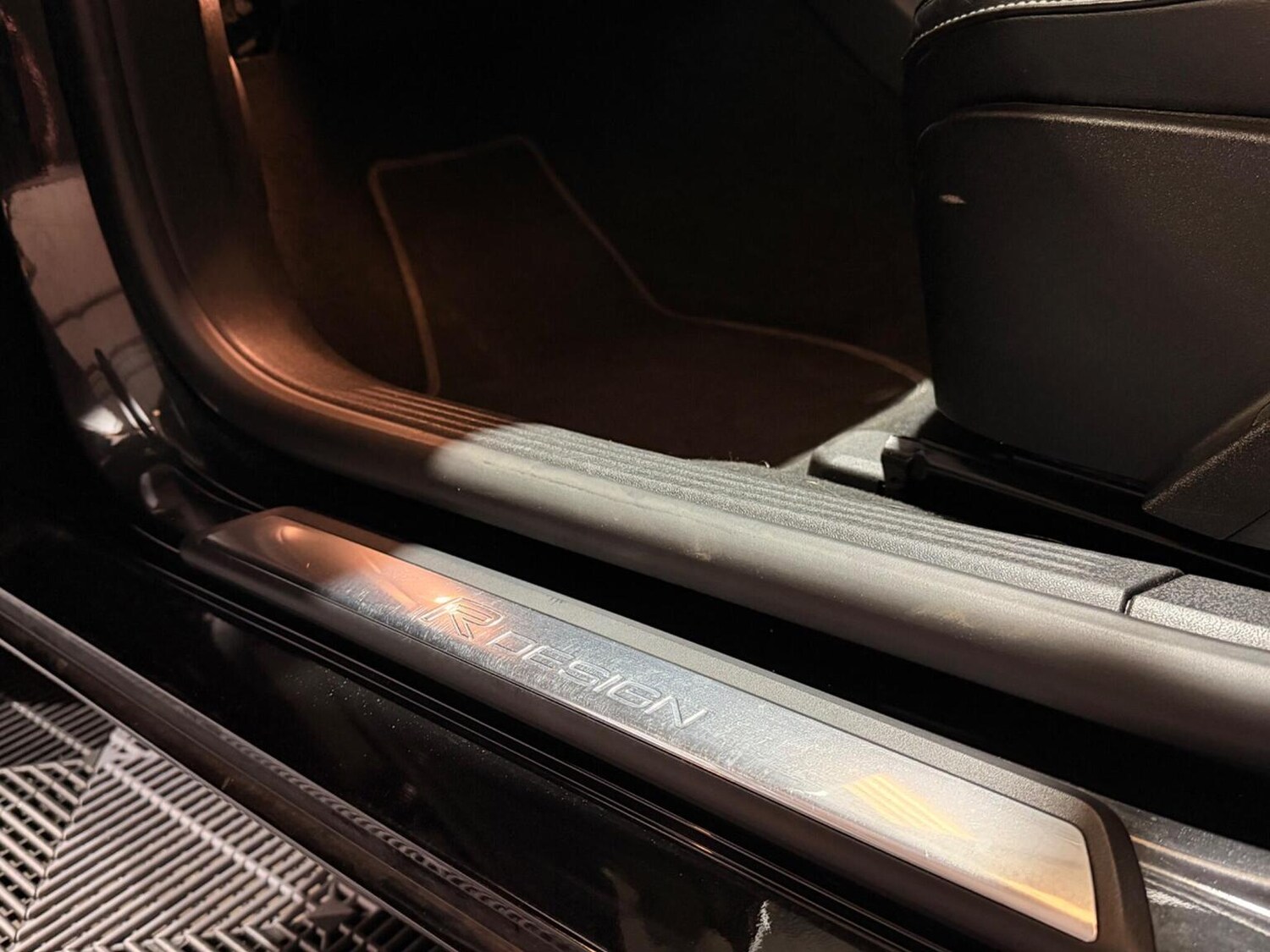 Used Volvo V40 2017 for sale - 78064180: Photo 57