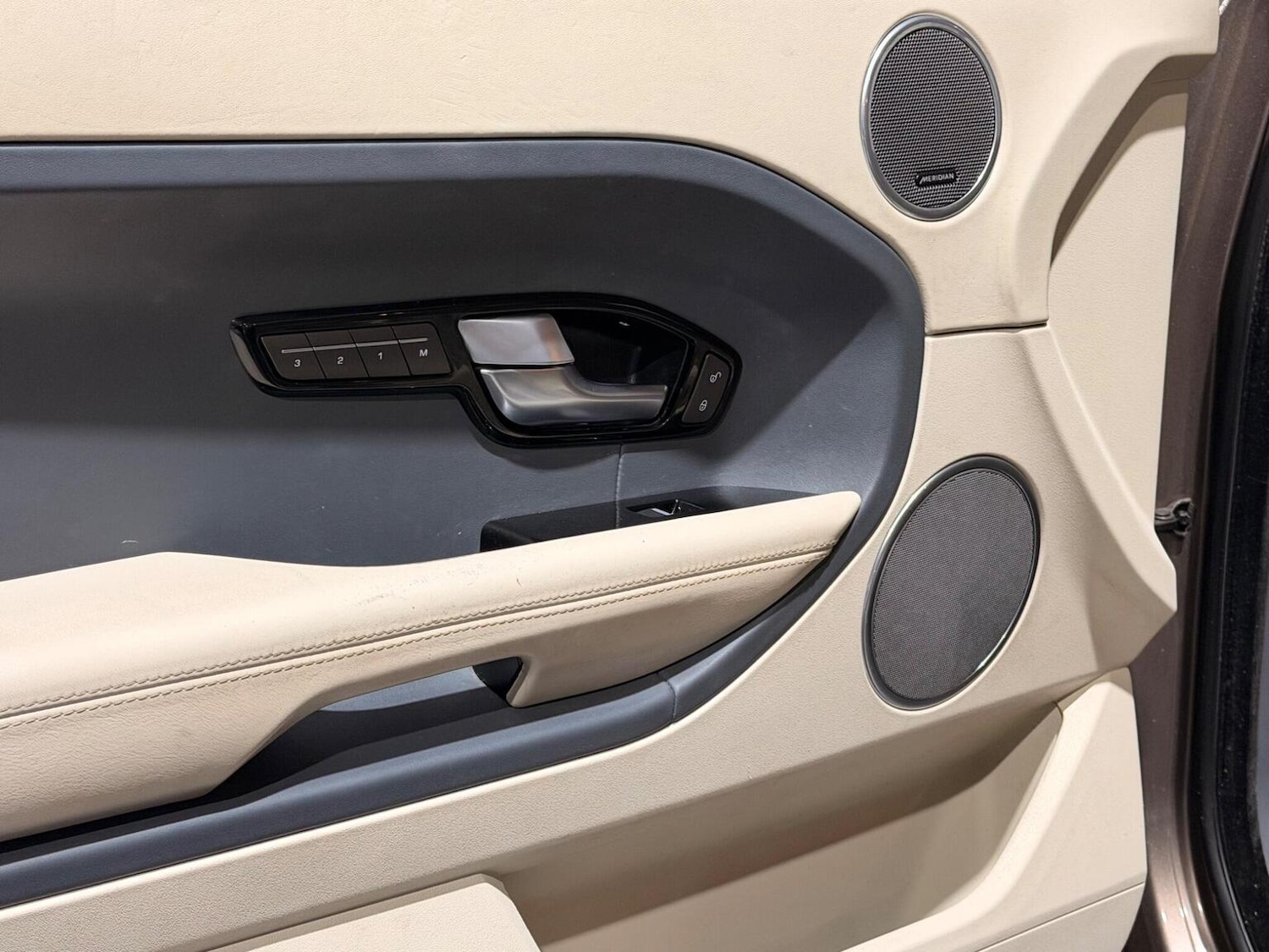 Used Land Rover Range Rover Evoque 2015 for sale - 77271027: Photo 38