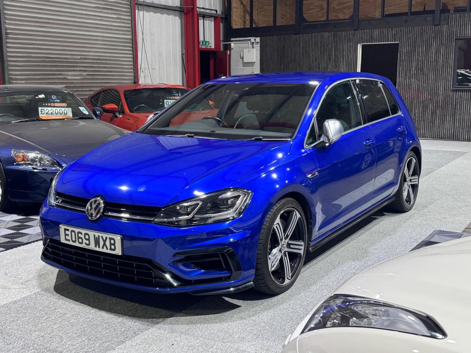 Used Volkswagen Golf 2019 for sale - 76758821: Photo 2