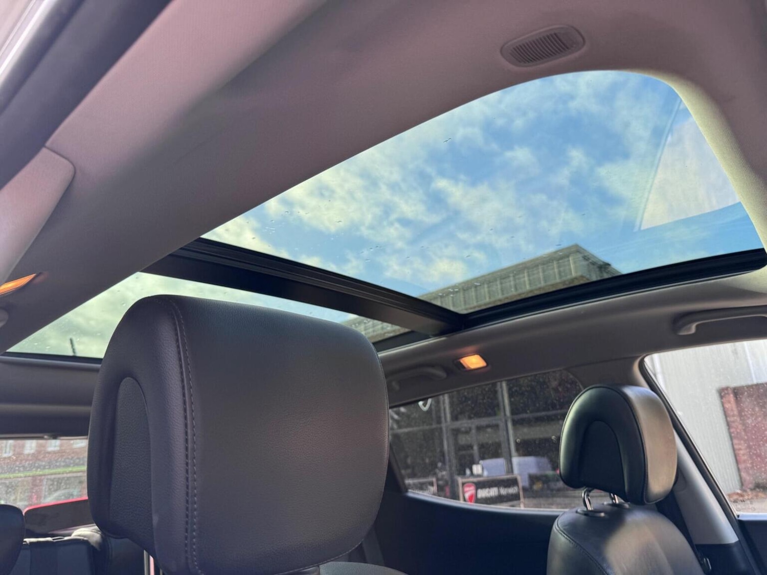 Used Hyundai Santa Fe 2013 for sale - 76329773: Photo 15