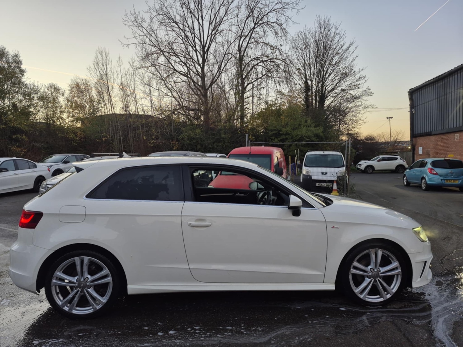 Used Audi A3 2013 for sale - 76611228: Photo 2