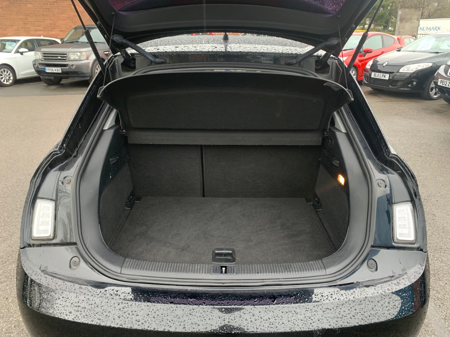 Used Audi A1 2011 for sale - 76611318: Photo 8