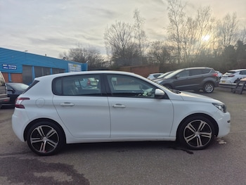 Used Peugeot 308 2015 for sale - 77581550: Photo
