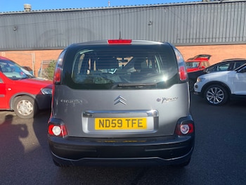 Used Citroen C3 Picasso 2010 for sale - 76565103: Photo