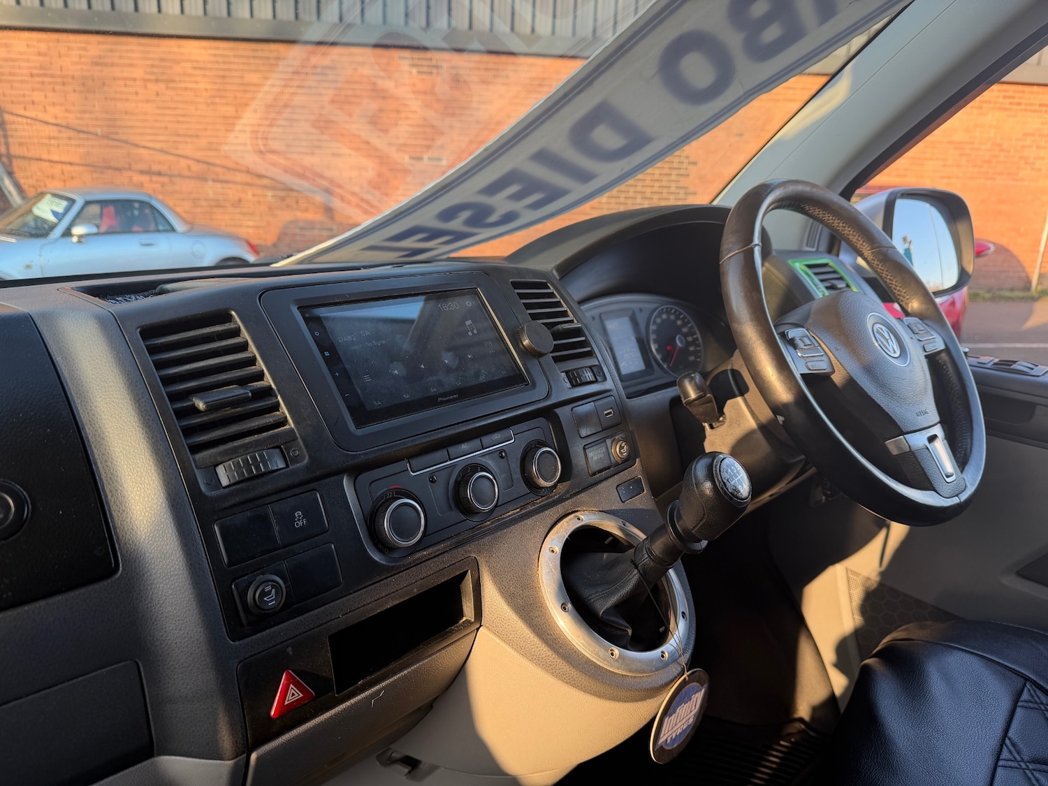 Used Volkswagen Transporter 2011 for sale - 77758859: Photo 17