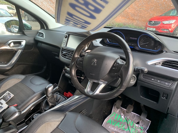 Used Peugeot 2008 2014 for sale - 76142358: Photo 10