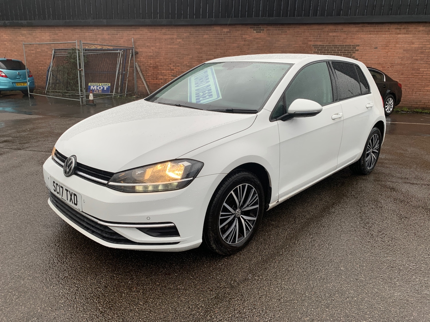 Used Volkswagen Golf 2017 for sale - 77272675: Photo 2