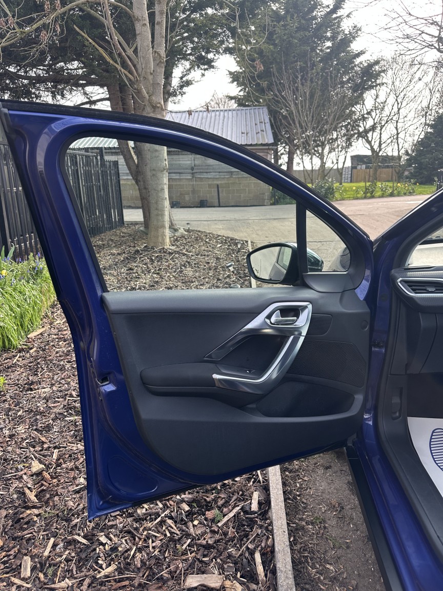 Used Peugeot 2008 2015 for sale - 77968668: Photo 16