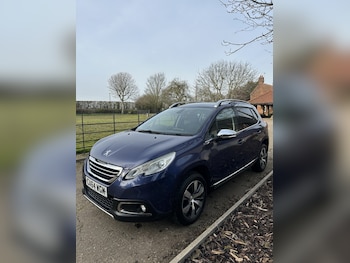 Used Peugeot 2008 2015 for sale - 77968668: Photo