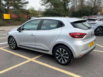 Used Renault Clio 2021 for sale - 74260652: Photo