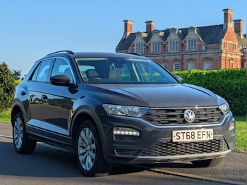 Used Volkswagen T-Roc 2018 for sale - 78699747: Photo