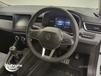 Used Renault Clio 2025 for sale - 76667772: Photo