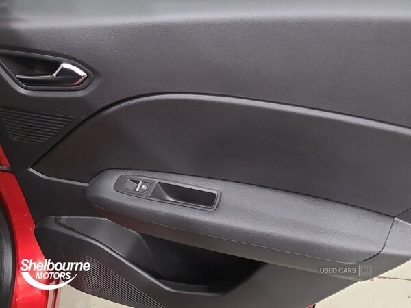 Used Renault Captur 2022 for sale - 76729245: Photo 48