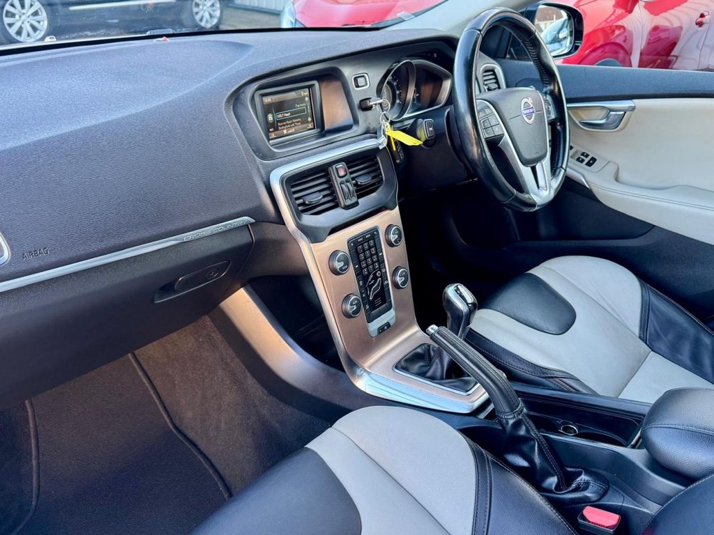 Used Volvo V40 2014 for sale - 77920024: Photo 11