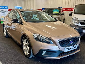 Used Volvo V40 Cross Country 2014 for sale - 77920024: Photo