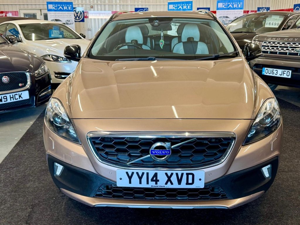 Used Volvo V40 2014 for sale - 77920024: Photo 2