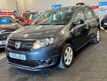 Used Dacia Sandero 2016 for sale - 79857129: Photo