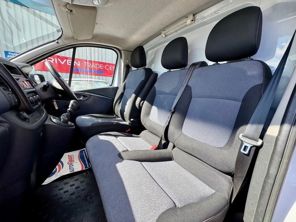 Used Vauxhall Vivaro 2015 for sale - 78140733: Photo 6