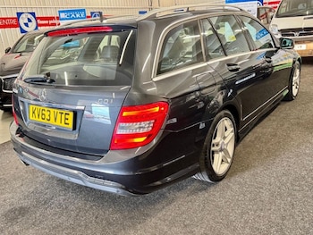 Used Mercedes-Benz C Class 2013 for sale - 79103947: Photo