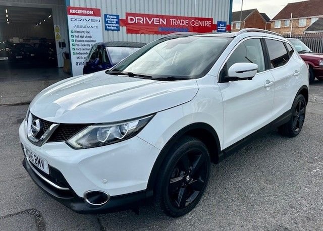 Used Nissan Qashqai 2016 for sale - 77258104: Photo 2