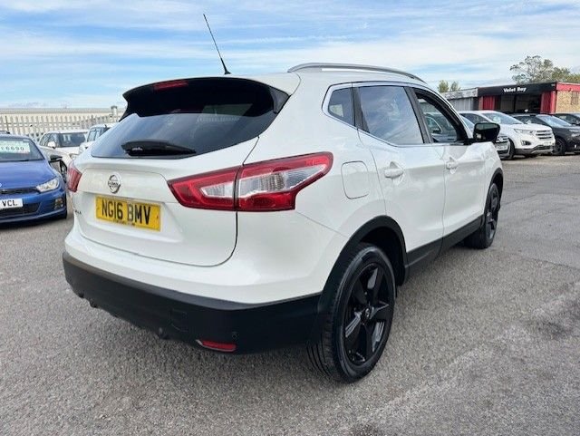 Used Nissan Qashqai 2016 for sale - 77258104: Photo 3