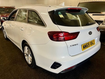 Used Kia Ceed 2019 for sale - 77654803: Photo