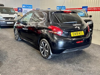 Used Peugeot 208 2019 for sale - 79437804: Photo