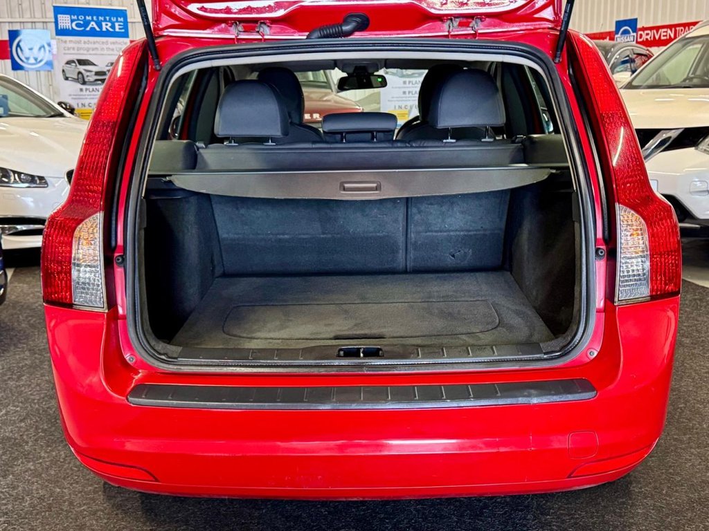 Used Volvo V50 2010 for sale - 77692899: Photo 8