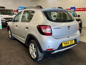 Used Dacia Sandero Stepway 2014 for sale - 79562385: Photo