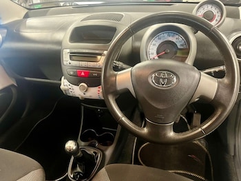 Used Toyota AYGO 2013 for sale - 77654944: Photo