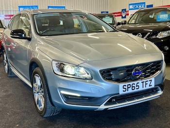 Used Volvo V60 2015 for sale - 79587322: Photo
