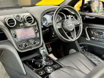 Used Bentley Bentayga 2017 for sale - 74888219: Photo
